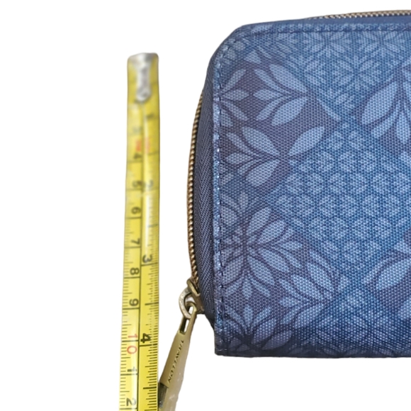 NWT TRAVELON  RFID ID PROTECTING WRIST PURSE/WALLET - Picture 4 of 8